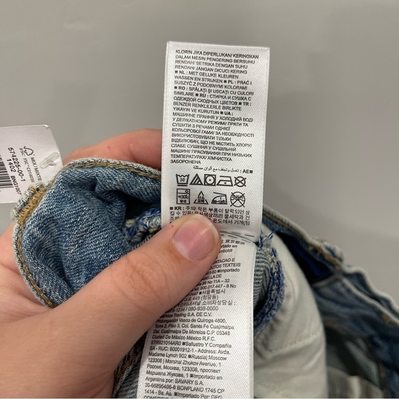 Gap 5 Pocket Light Wash Distressed Denim Shorts Size 14 Raw Hem - Picture 11 of 13